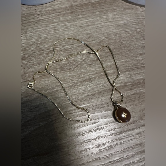 Light mocha Colour✨Authentic Louis Vuitton Flower w Necklace✨ - Picture 2 of 9